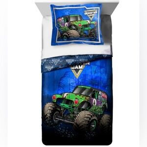Monster Jam Grave Digger Twin/Full 2 Piece Comforter & Pillow Sham Set